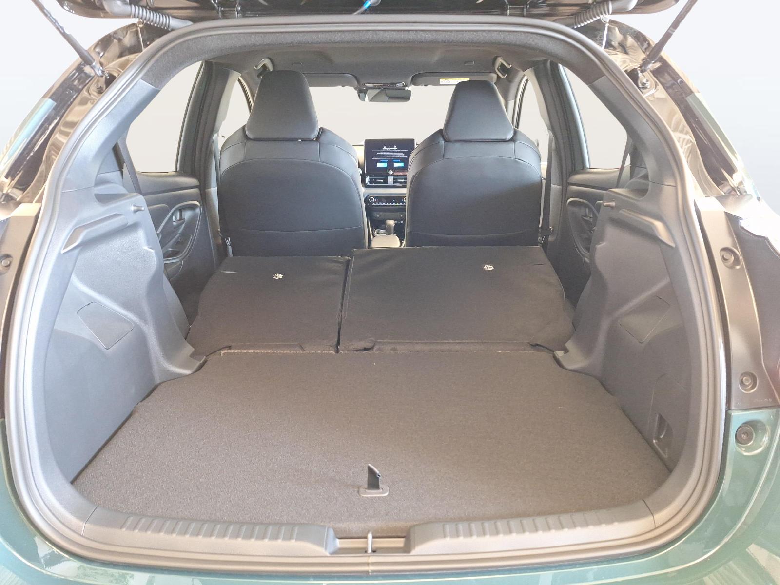 TOYOTA Yaris 1.5 VVT-i HSD Premium-image-11
