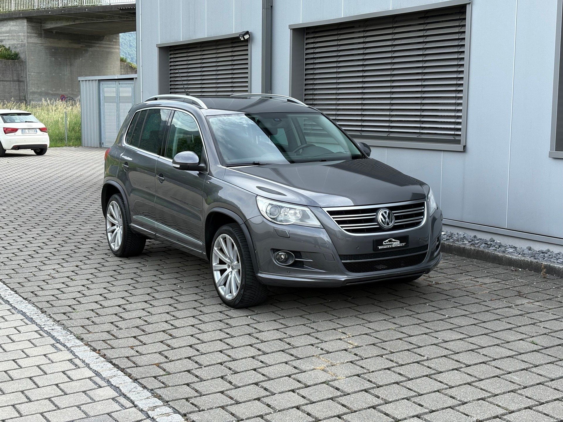 VW Tiguan 2.0 TDI 4Motion DSG R-Line-image-3