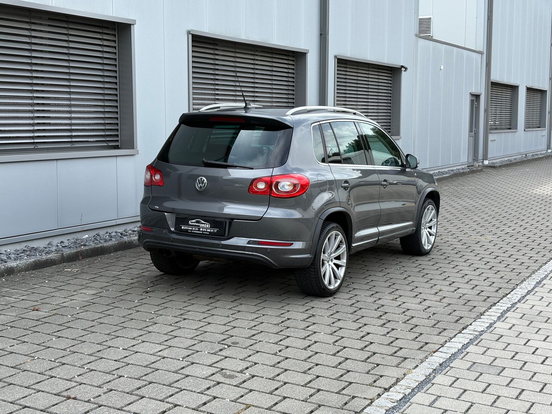 VW Tiguan 2.0 TDI 4Motion DSG R-Line-image-8
