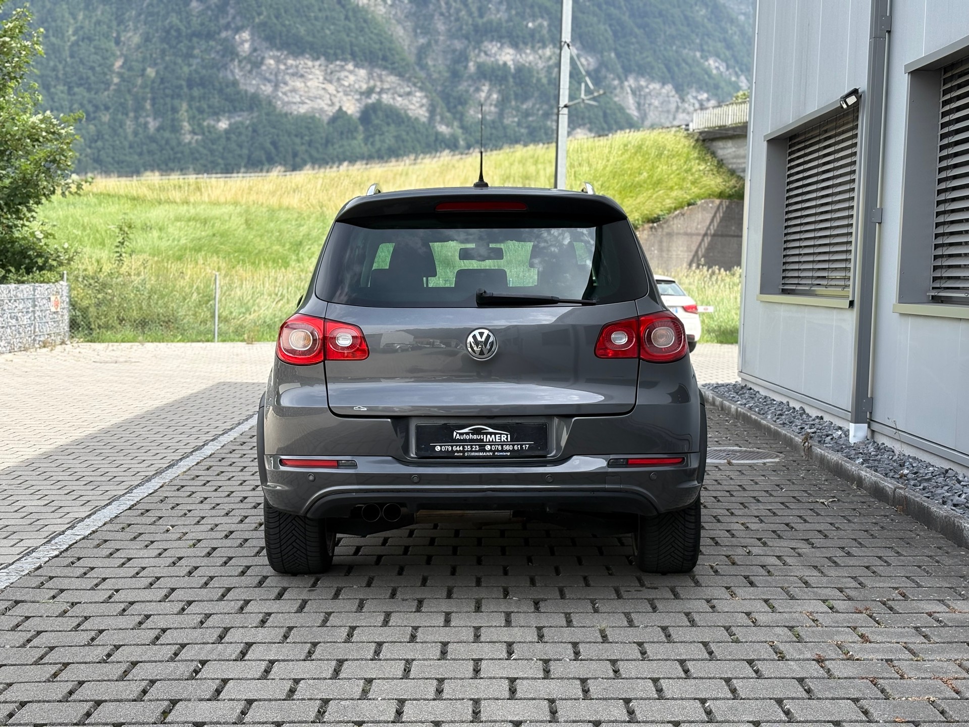 VW Tiguan 2.0 TDI 4Motion DSG R-Line-image-7