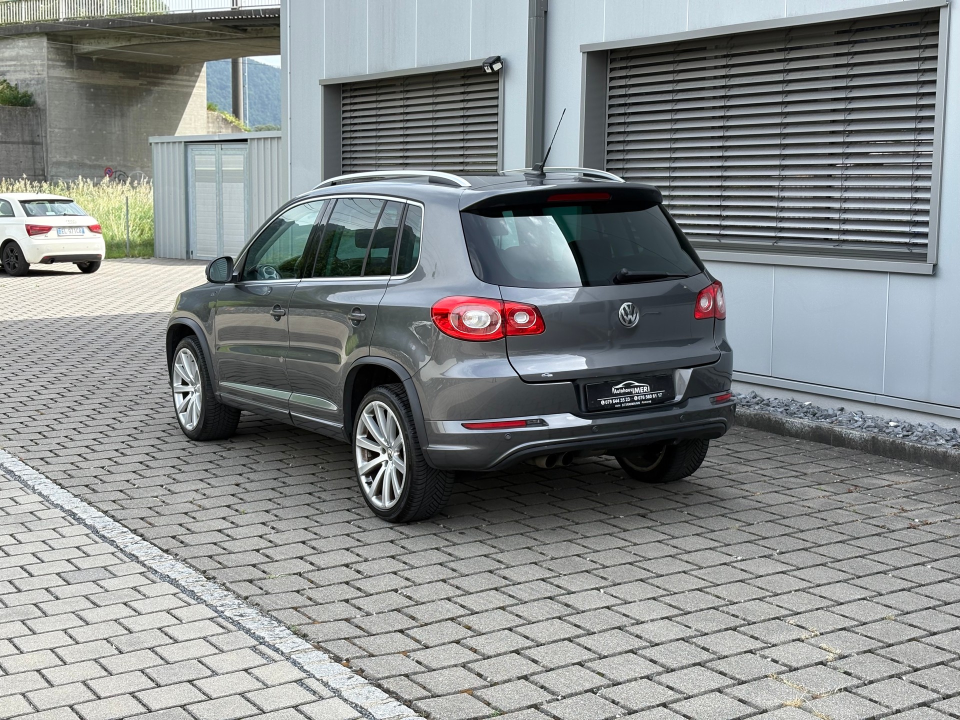 VW Tiguan 2.0 TDI 4Motion DSG R-Line-image-5