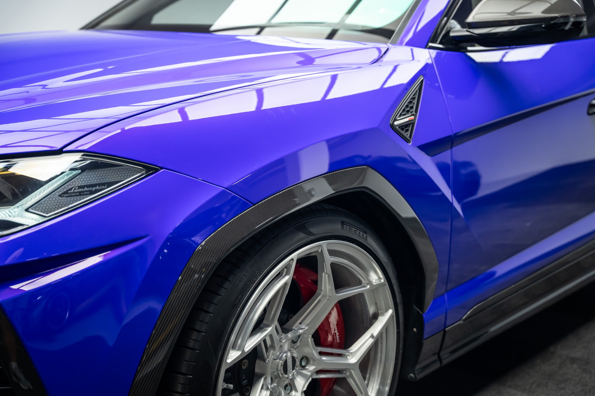 LAMBORGHINI URUS * FULL CARBON INNEN & AUSSEN * 23 ZOLL SCHMIEDERÄDER * LEASING AB 925 *-image-9
