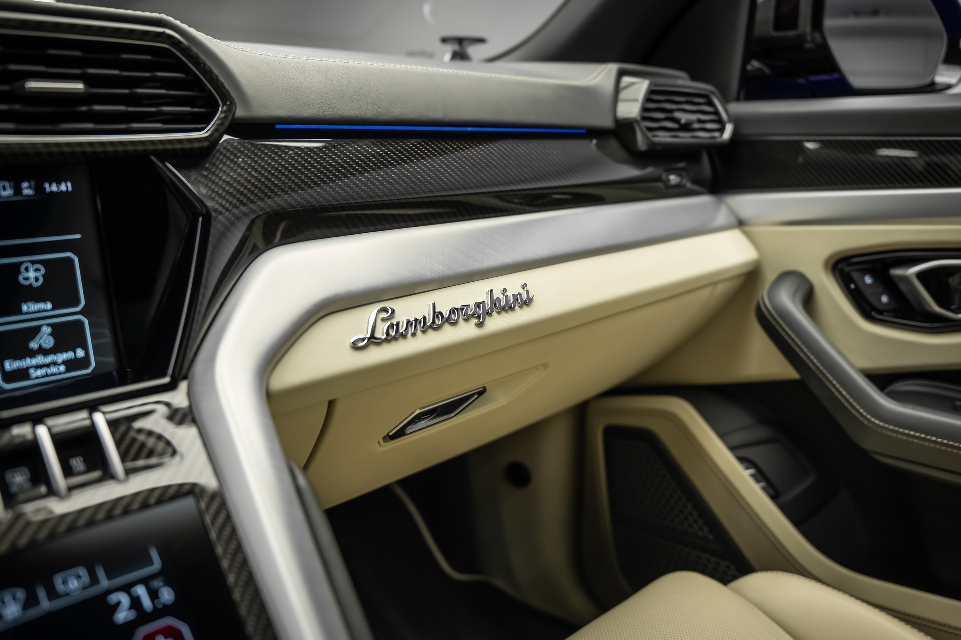LAMBORGHINI URUS * FULL CARBON INNEN & AUSSEN * 23 ZOLL SCHMIEDERÄDER * LEASING AB 925 *-image-35