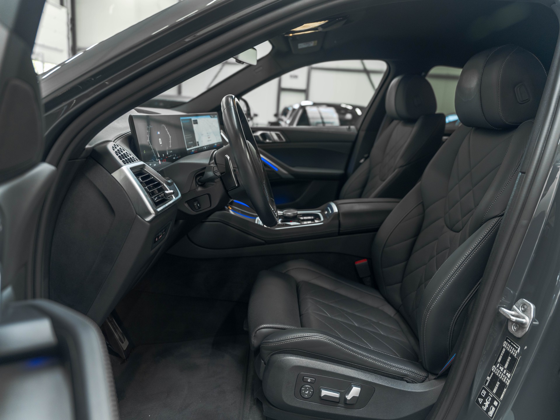BMW X6 xDrive 48V M60i M Sport Pro Steptronic-image-8