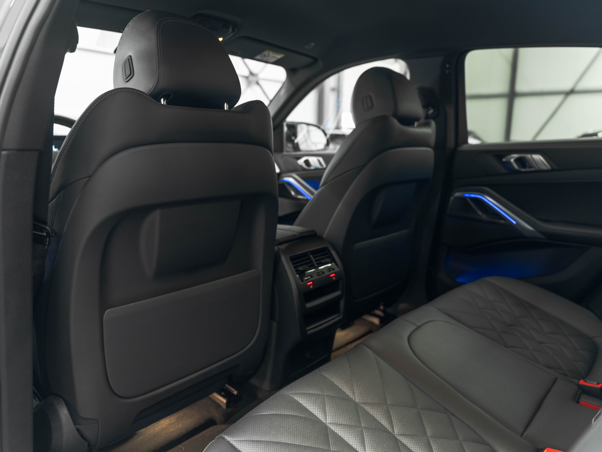 BMW X6 xDrive 48V M60i M Sport Pro Steptronic-image-10