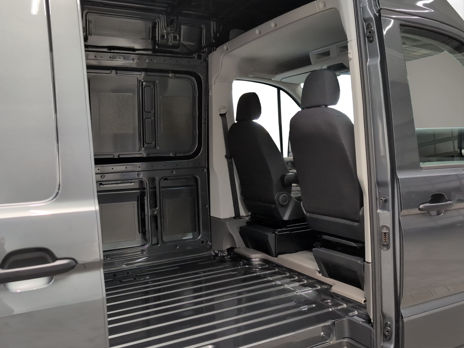 VW Crafter 35 2.0 BiTDI L3 4Motion A-image-8