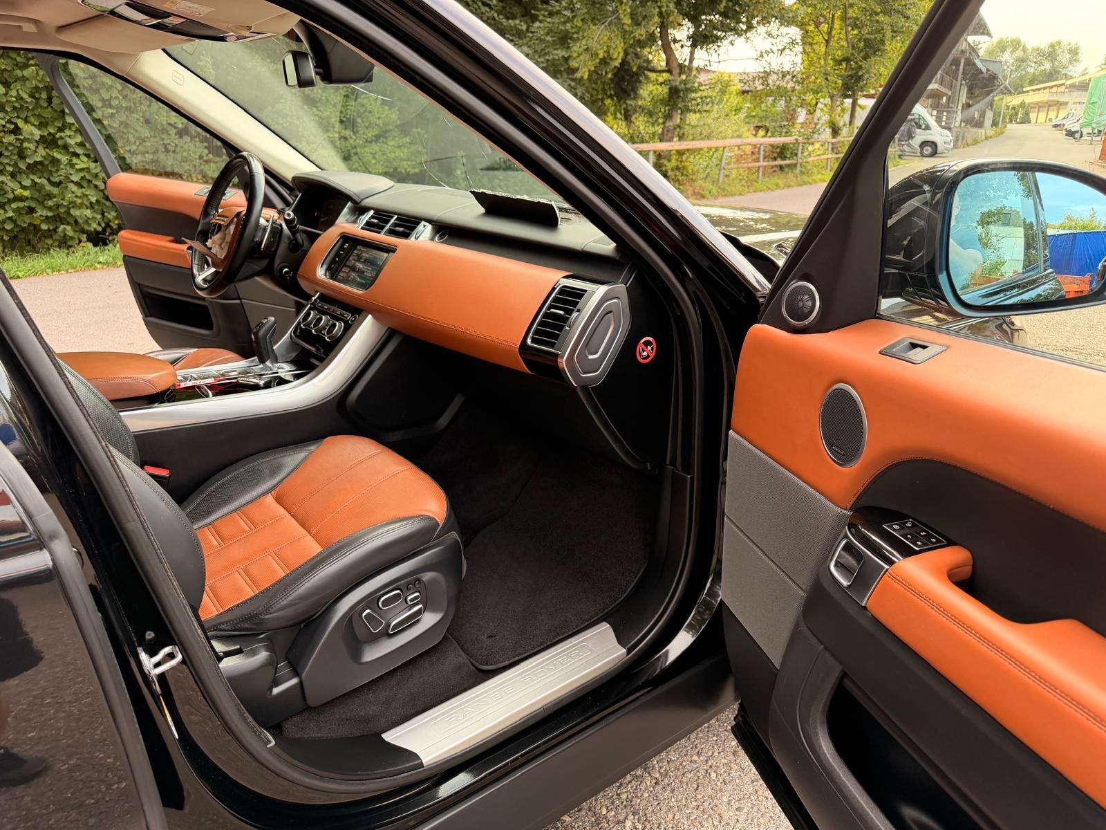 LAND ROVER Range Rover Sport 4.4 SDV8 Autobiography Automatic-image-12