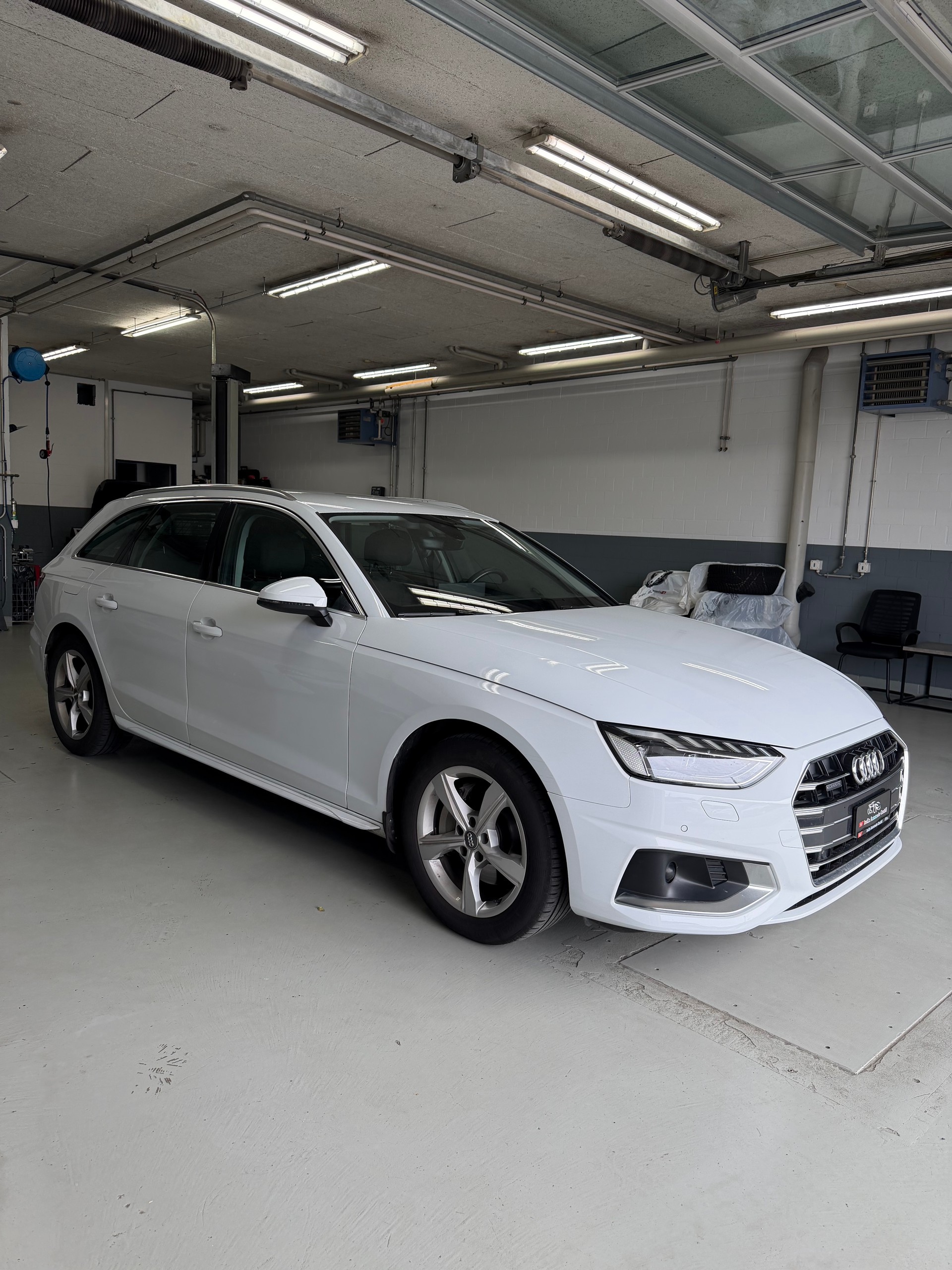 AUDI A4 Avant 40 TDI advanced quattro *Standheizung*Anhängerkupplung*-image-5