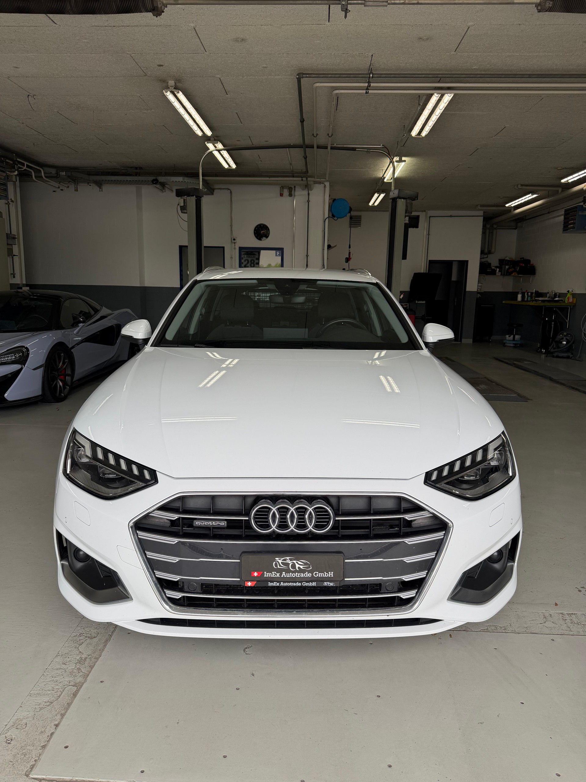 AUDI A4 Avant 40 TDI advanced quattro *Standheizung*Anhängerkupplung*-image-6
