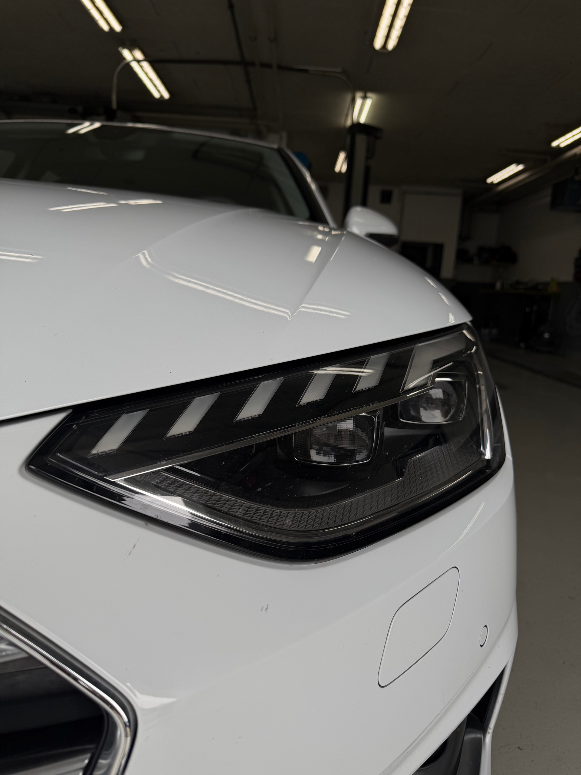AUDI A4 Avant 40 TDI advanced quattro *Standheizung*Anhängerkupplung*-image-7