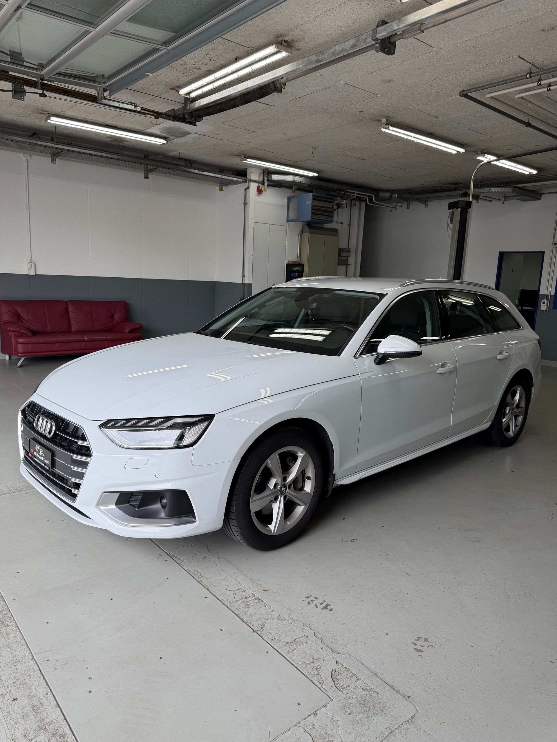 AUDI A4 Avant 40 TDI advanced quattro *Standheizung*Anhängerkupplung*-image-1