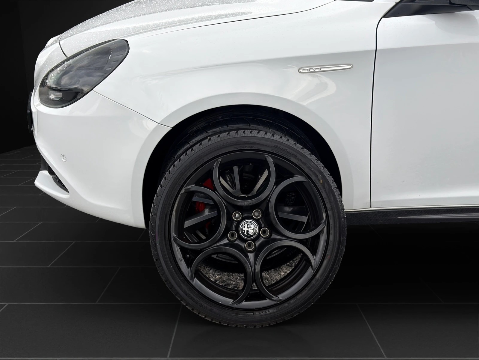 ALFA ROMEO Giulietta 2.0 JTDM Veloce TCT Carbon Edition mit 170 PS-image-14