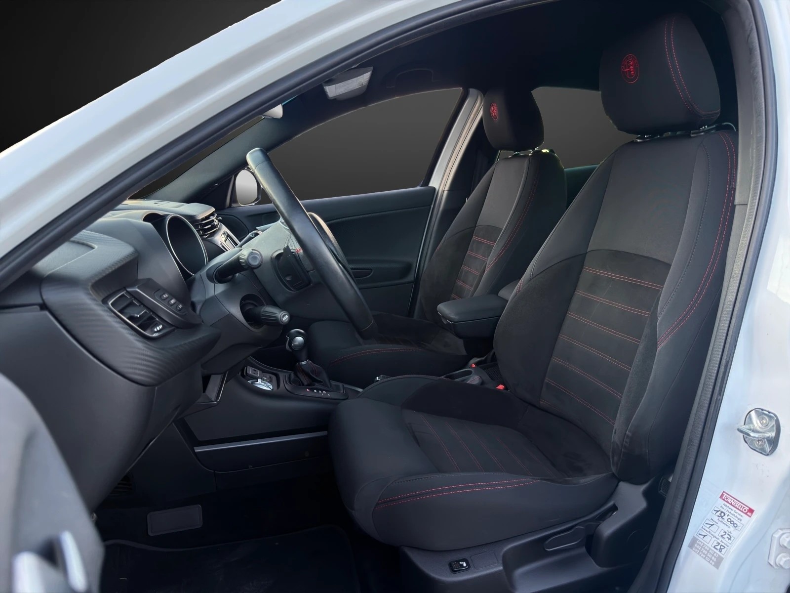 ALFA ROMEO Giulietta 2.0 JTDM Veloce TCT Carbon Edition mit 170 PS-image-6