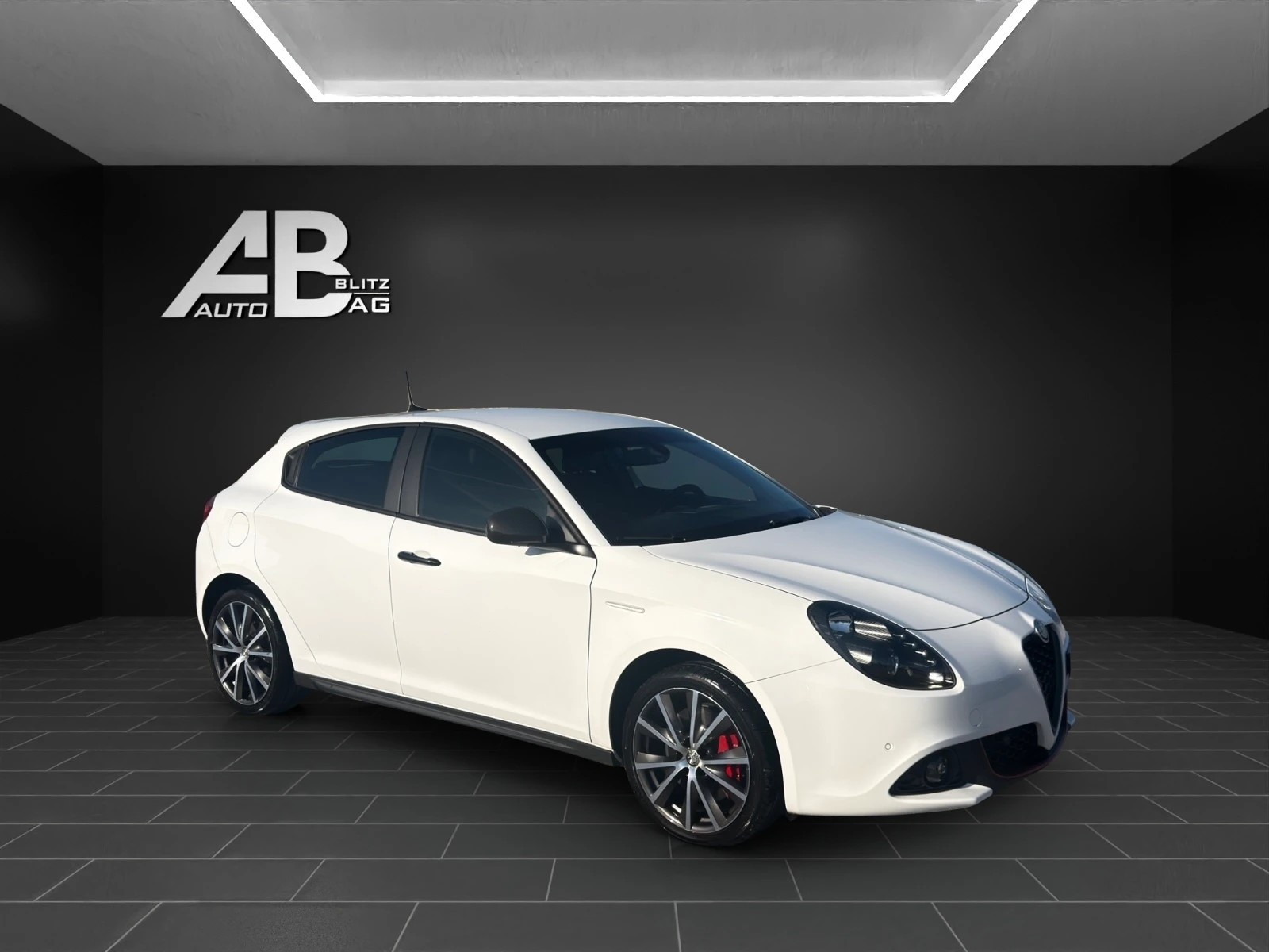 ALFA ROMEO Giulietta 2.0 JTDM Veloce TCT Carbon Edition mit 170 PS-image-5