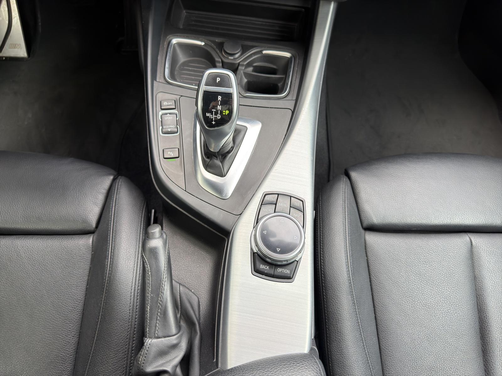 BMW M135i xDrive Steptronic (CH)-image-13