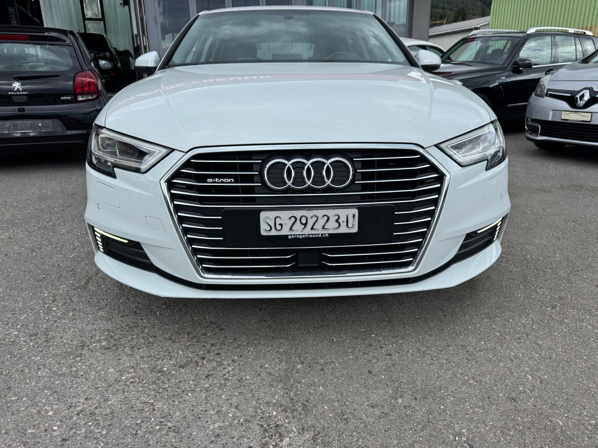 AUDI A3 Sportback 1.4 e-tron Sport S-tronic-image-1