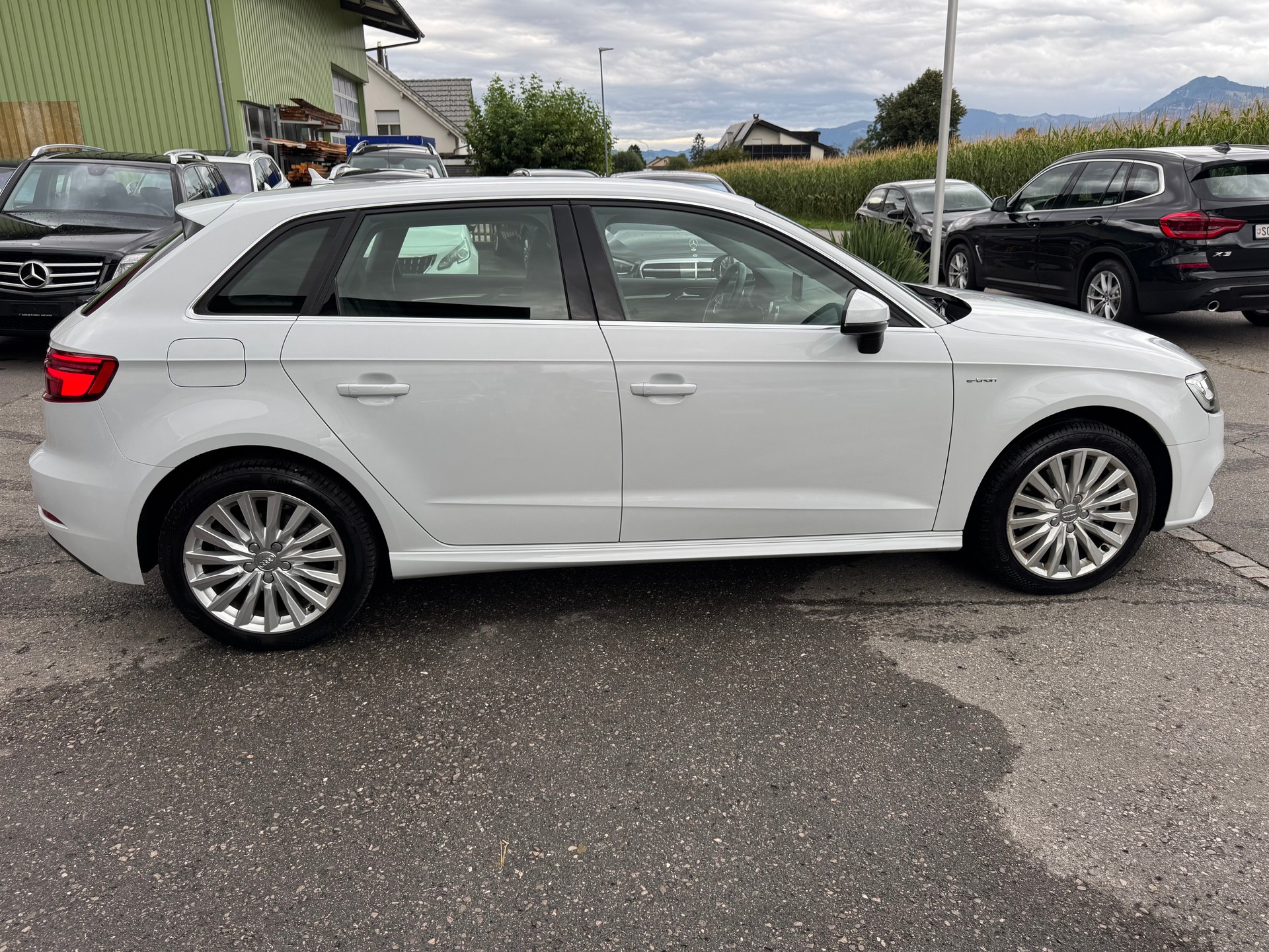 AUDI A3 Sportback 1.4 e-tron Sport S-tronic-image-8