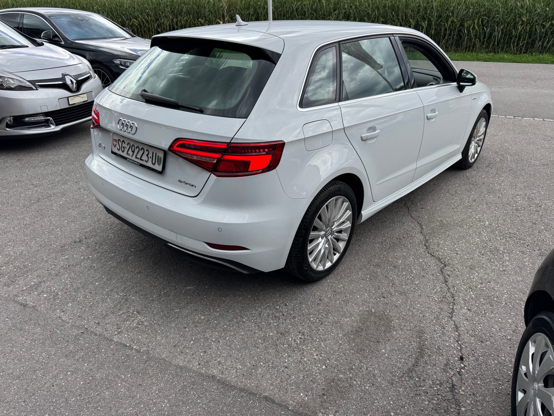 AUDI A3 Sportback 1.4 e-tron Sport S-tronic-image-6