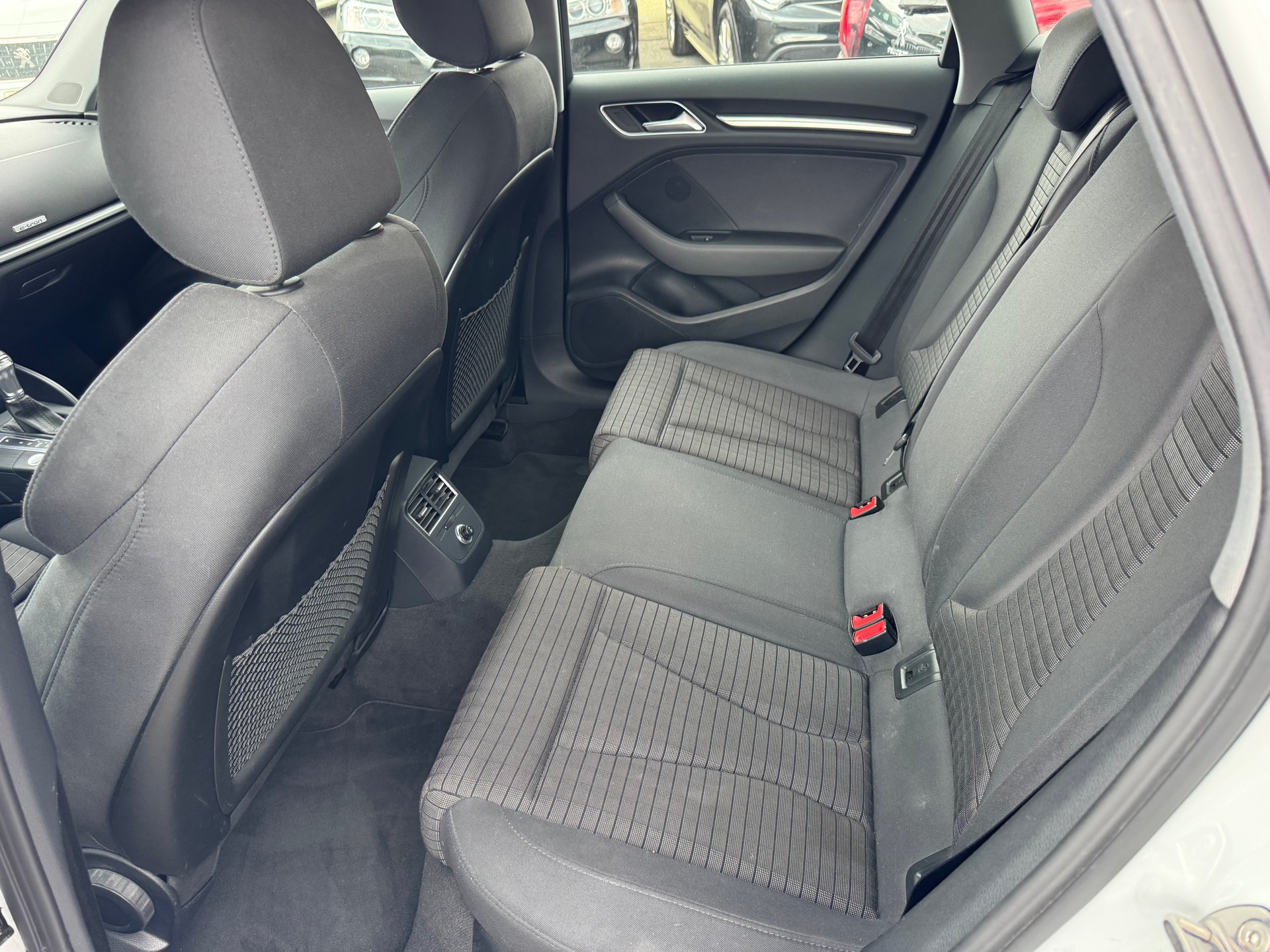 AUDI A3 Sportback 1.4 e-tron Sport S-tronic-image-11