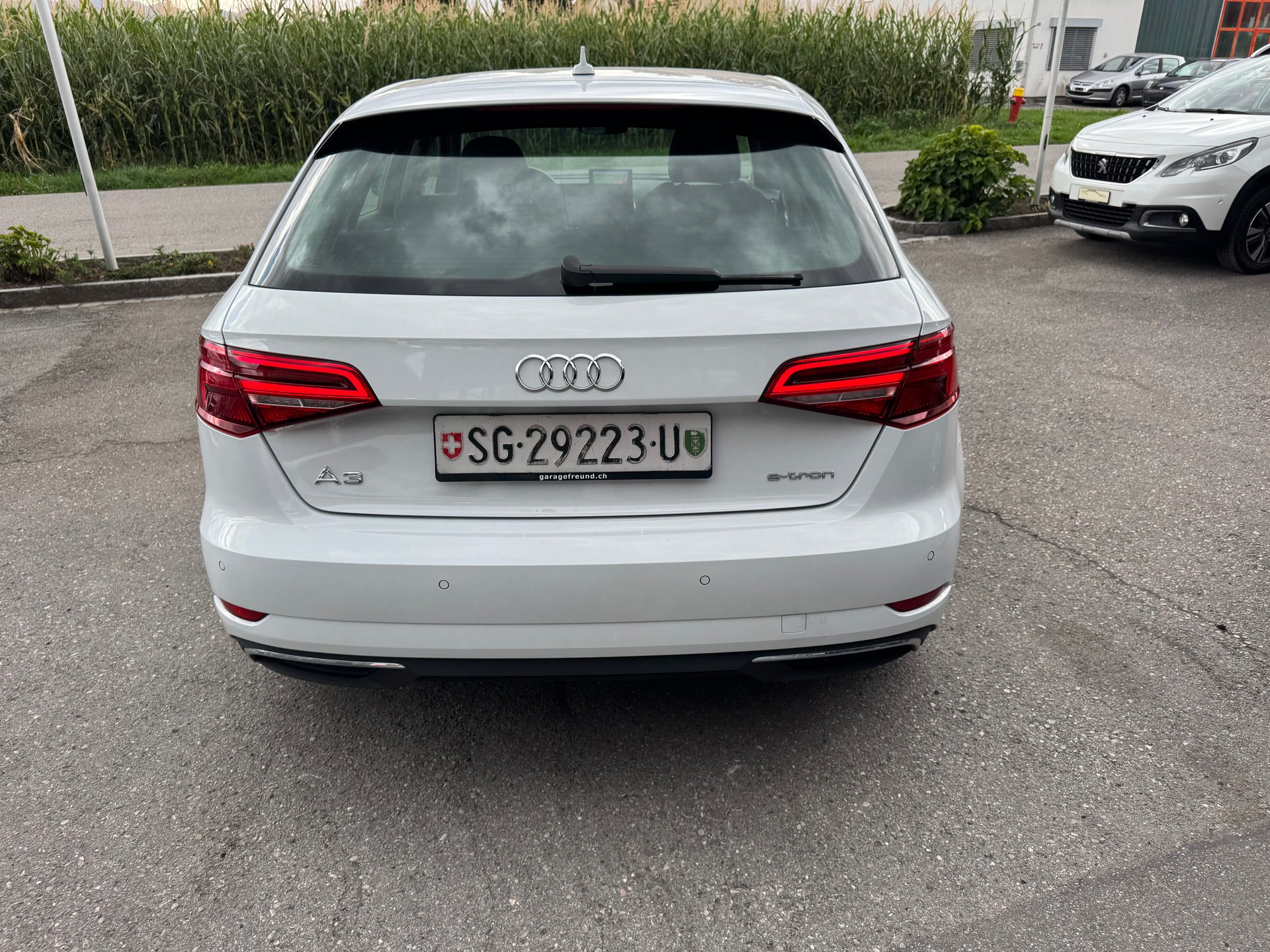 AUDI A3 Sportback 1.4 e-tron Sport S-tronic-image-5
