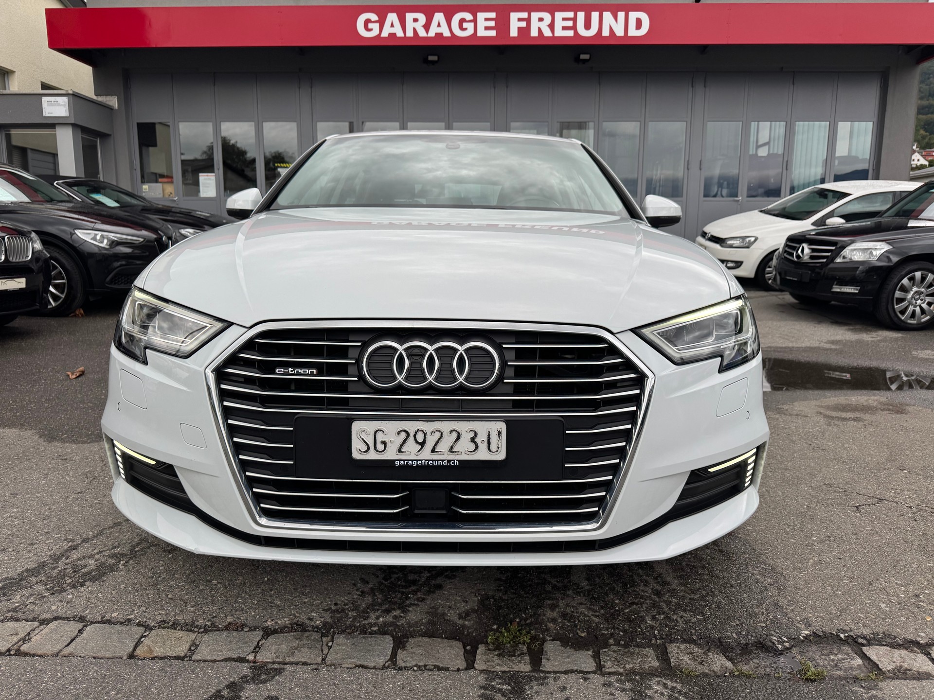 AUDI A3 Sportback 1.4 e-tron Sport S-tronic-showroom-element-2
