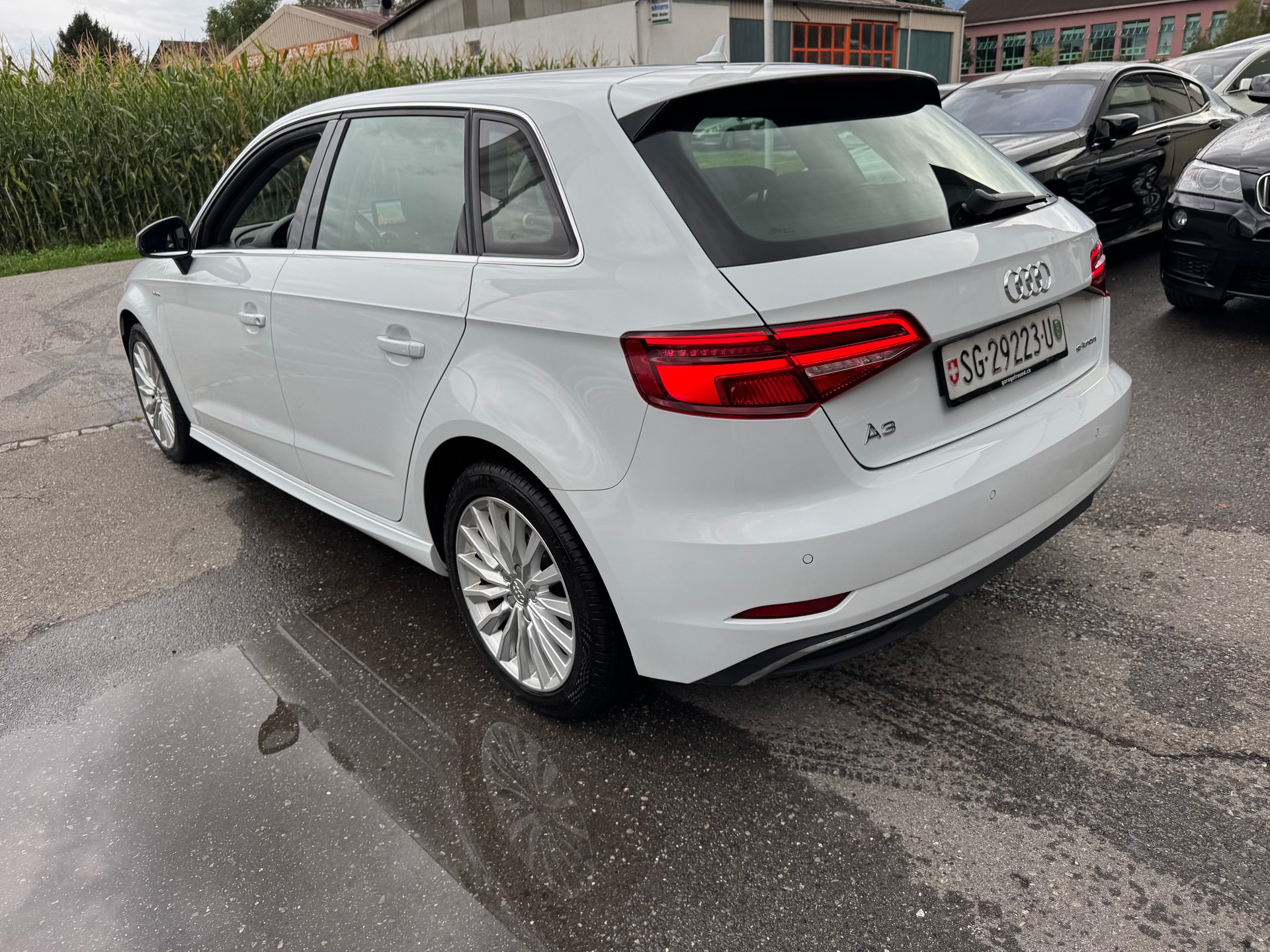 AUDI A3 Sportback 1.4 e-tron Sport S-tronic-image-5