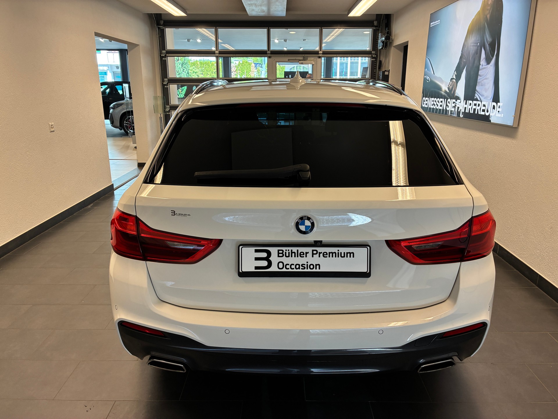 BMW 540d xDrive Touring-image-4