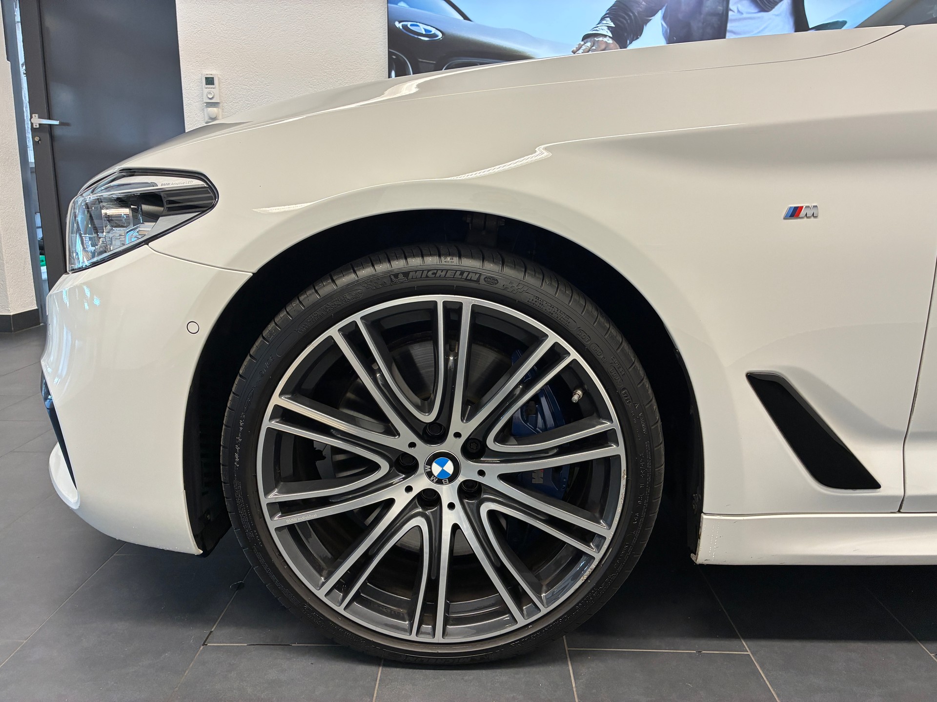 BMW 540d xDrive Touring-image-2