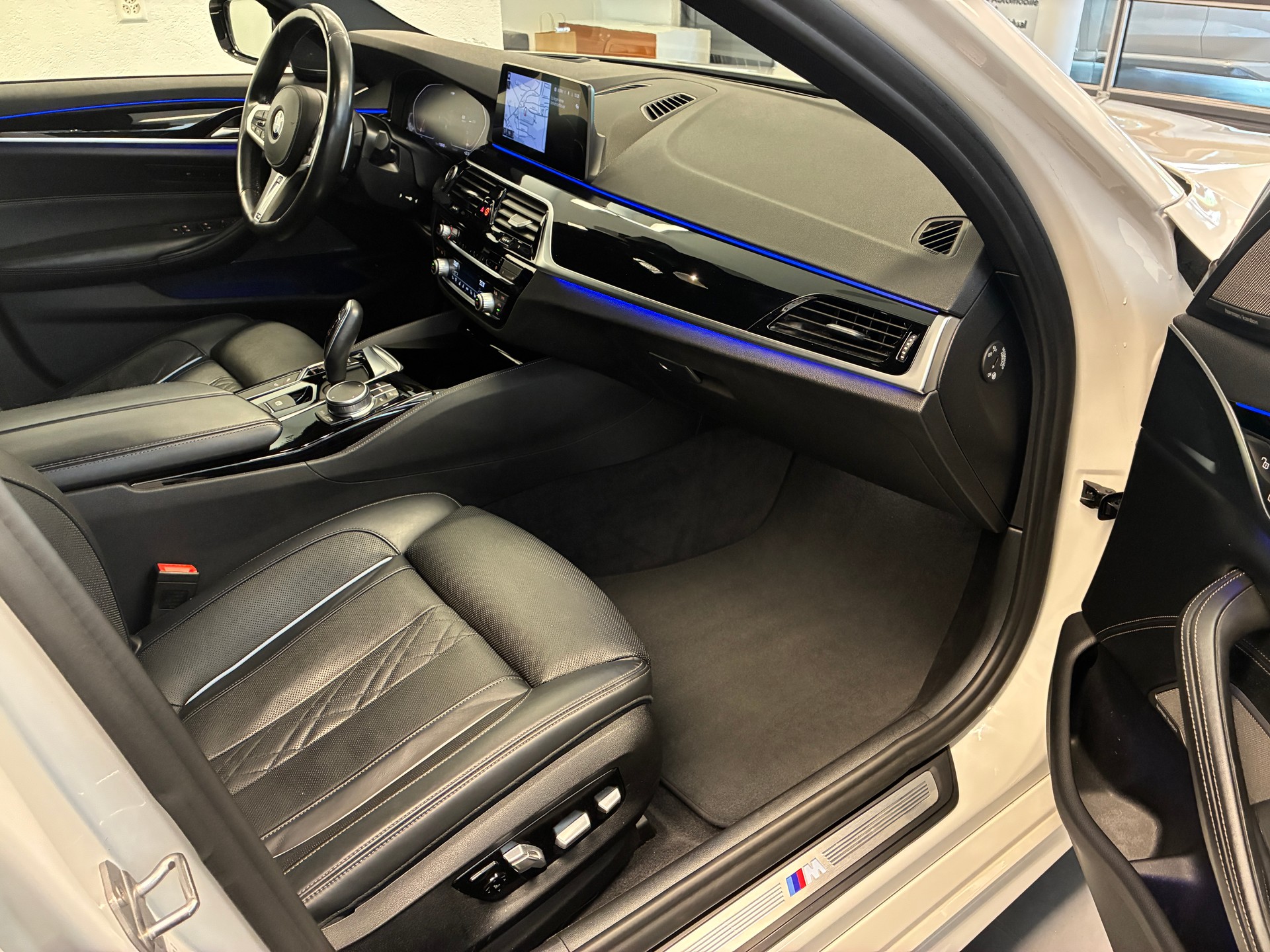 BMW 540d xDrive Touring-image-9