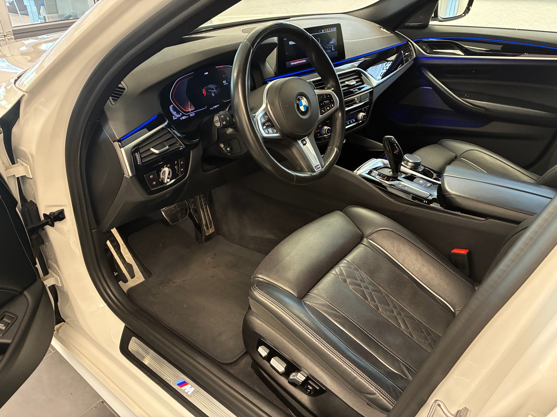 BMW 540d xDrive Touring-image-8
