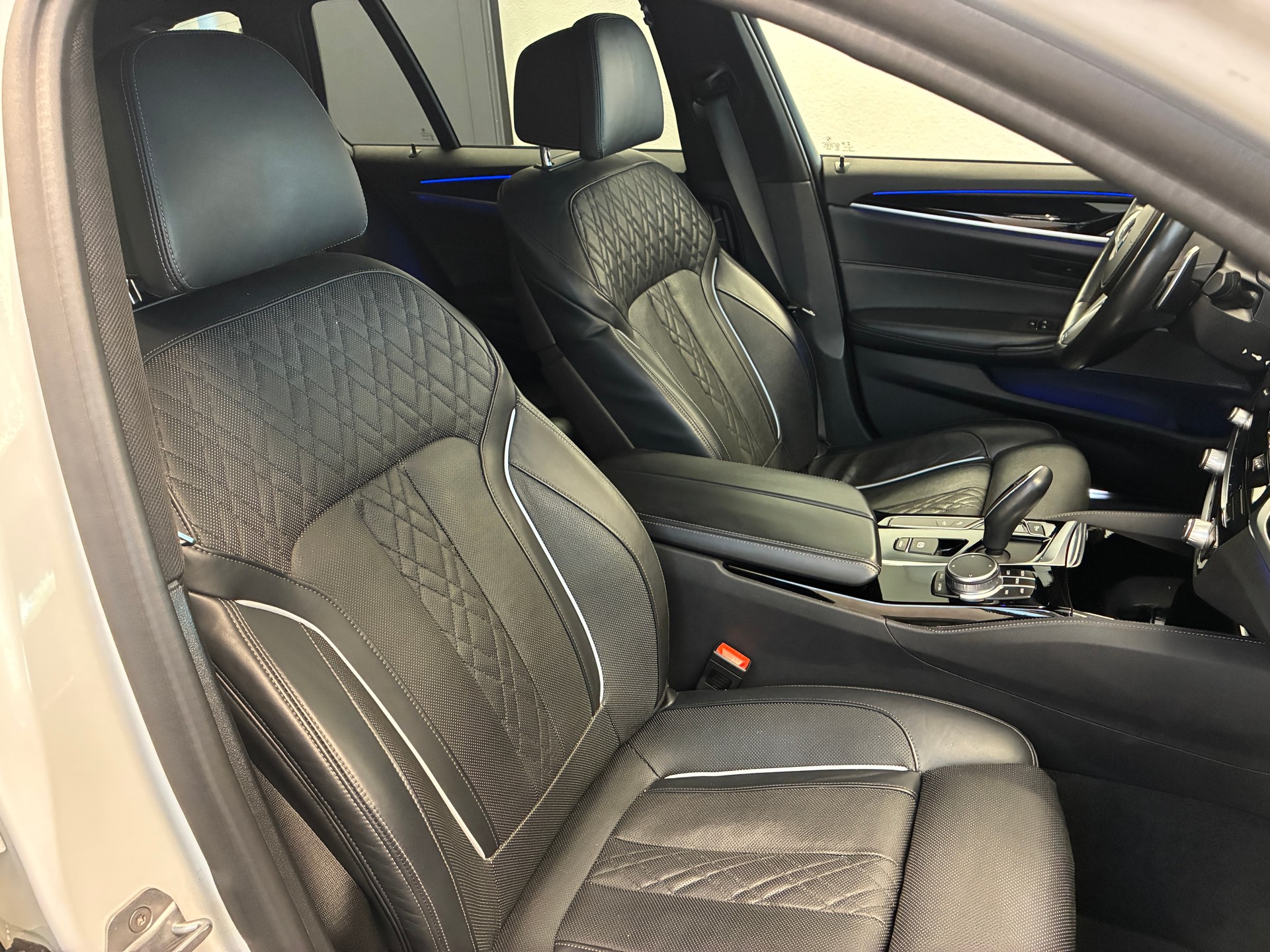 BMW 540d xDrive Touring-image-10