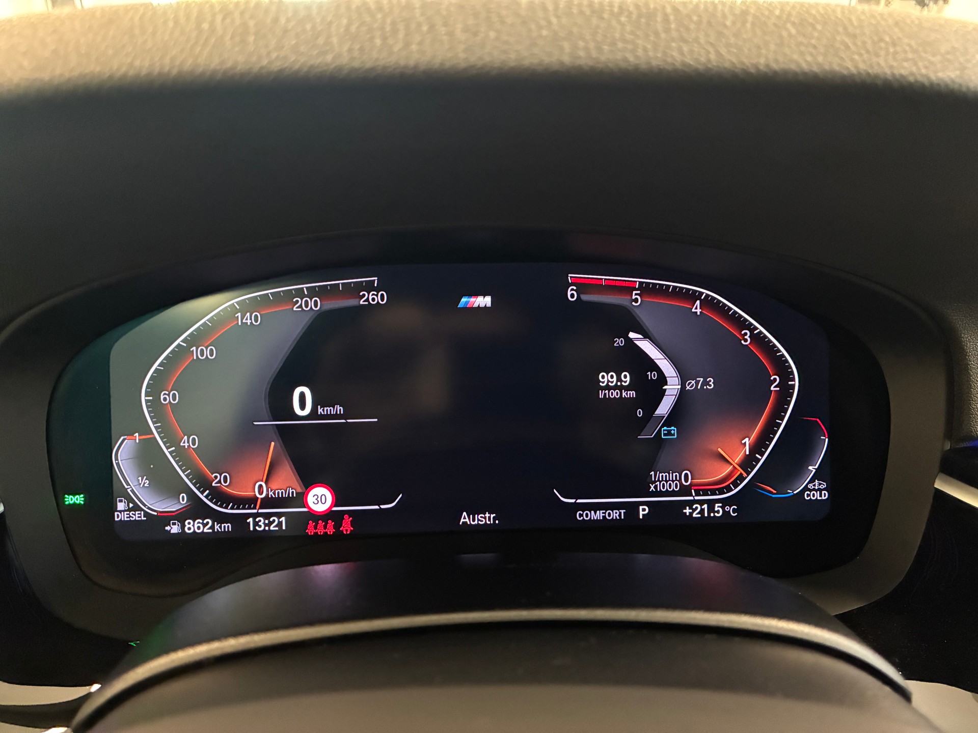 BMW 540d xDrive Touring-image-12