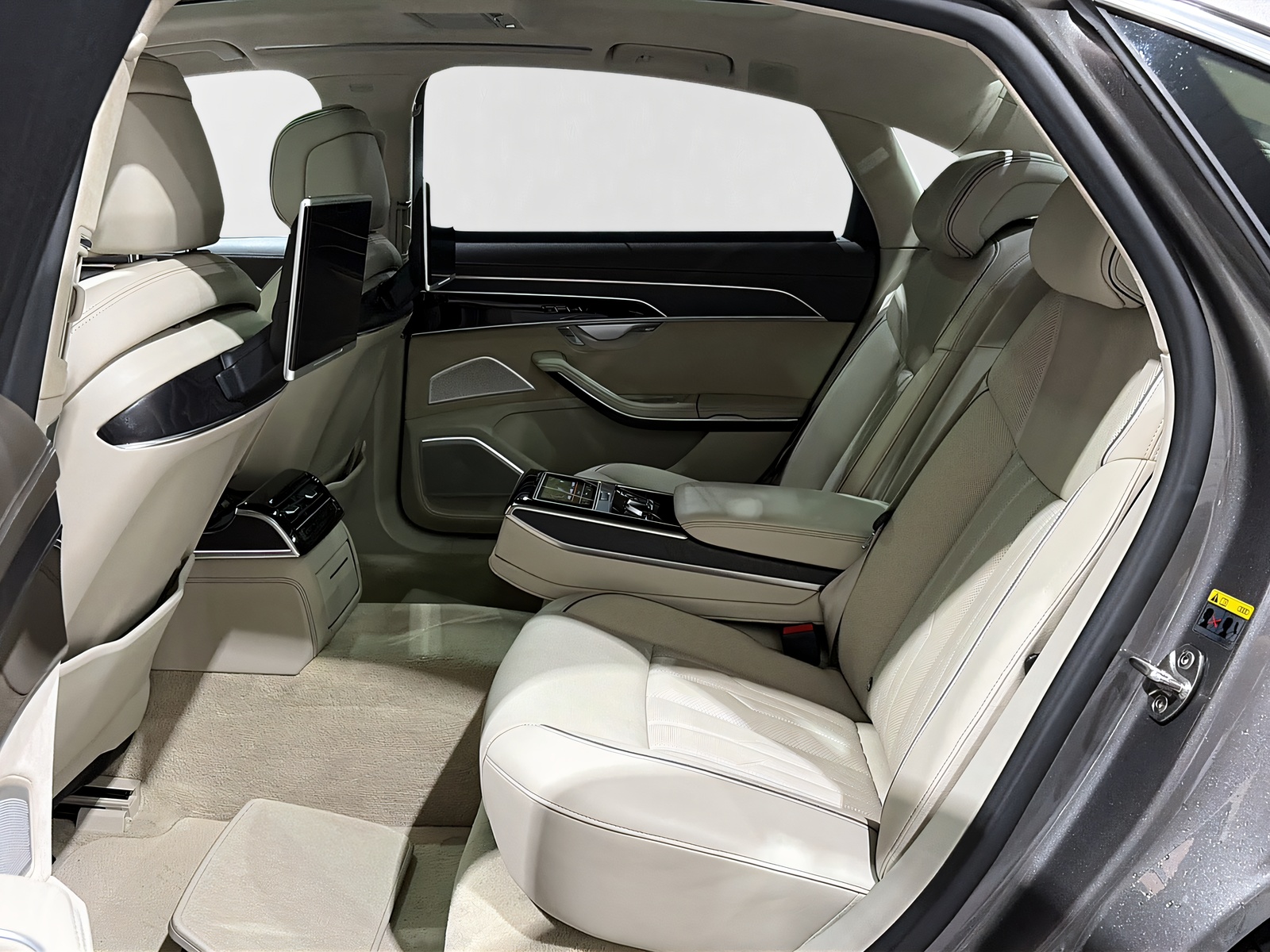 AUDI A8 55 L TFSI qu**Matrix,SthZ,head up,Panodach,360 Kam,Frisch ab MFK**Np. CHF 180'301.-**-image-8