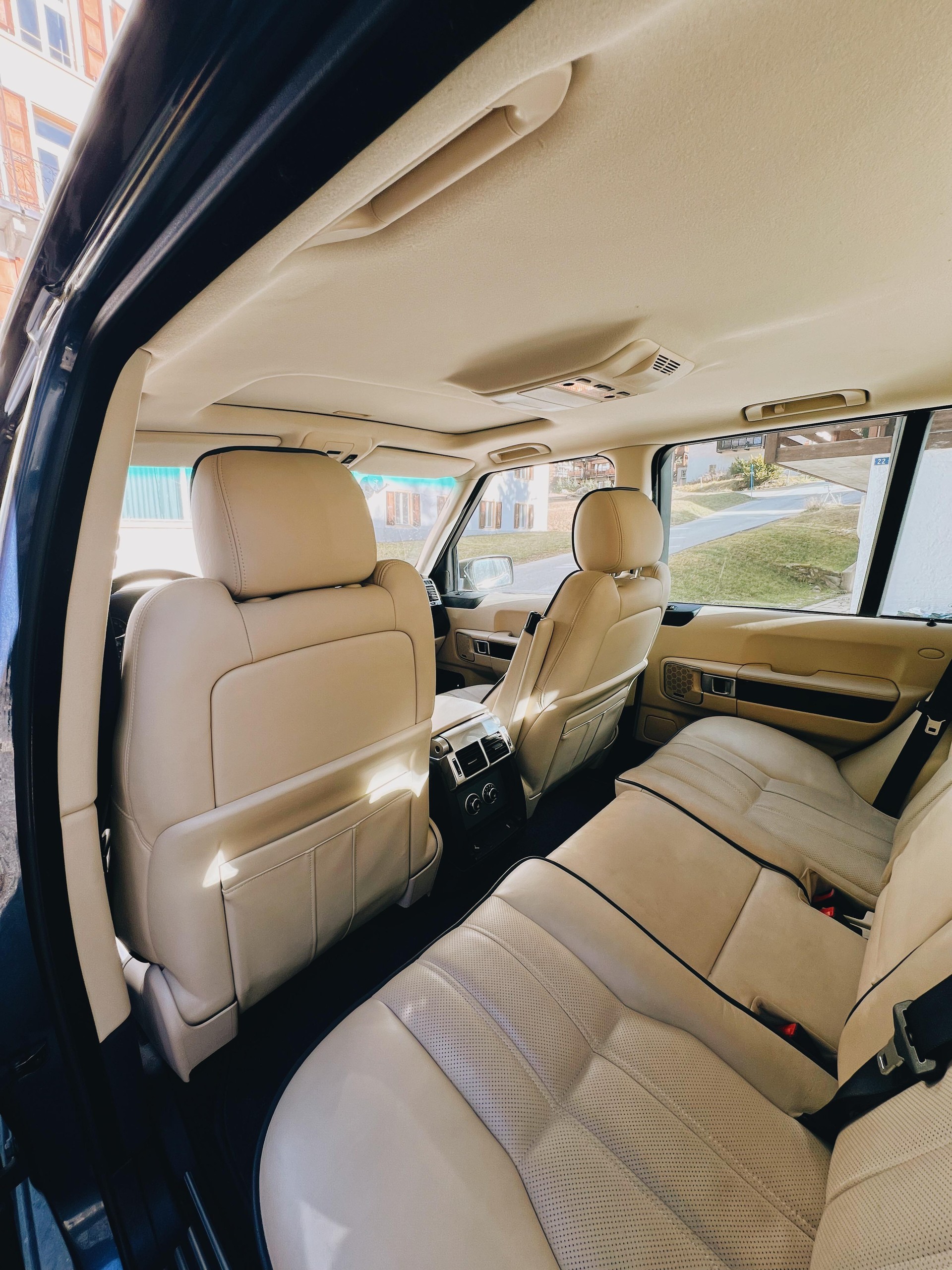 LAND ROVER 4.4 V8 Vogue-image-4