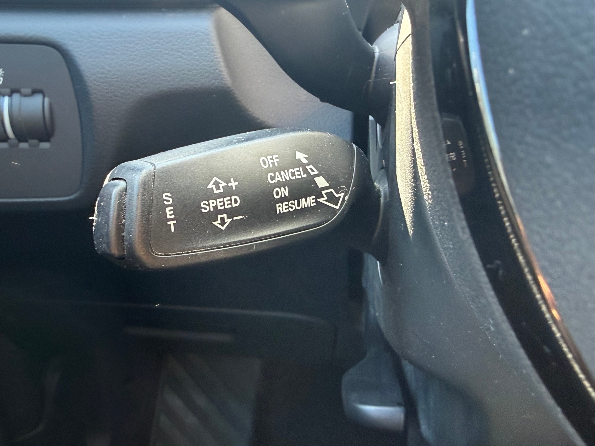 AUDI Q3 2.0 TFSI quattro S-tronic-image-8