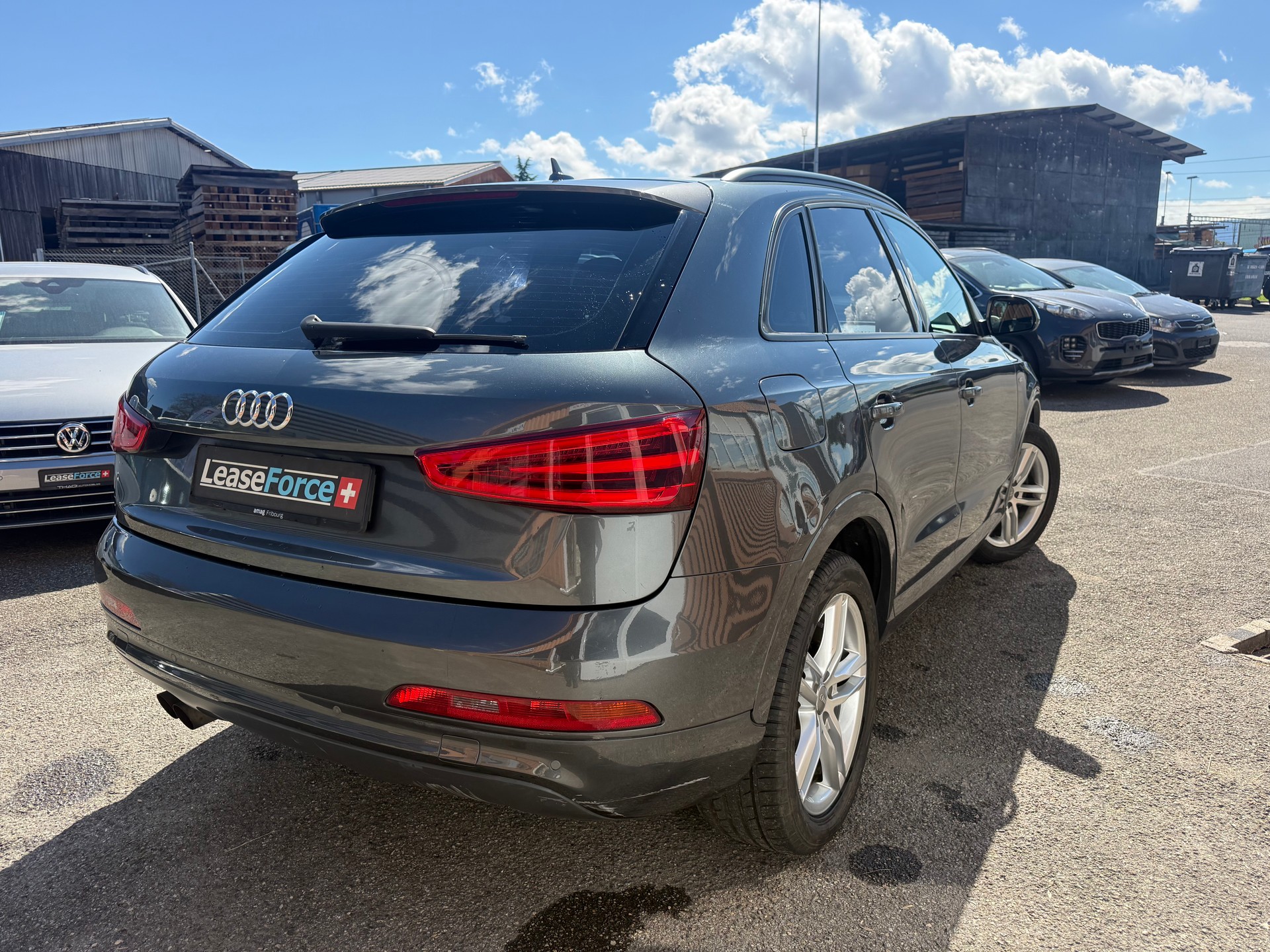 AUDI Q3 2.0 TFSI quattro S-tronic-image-2