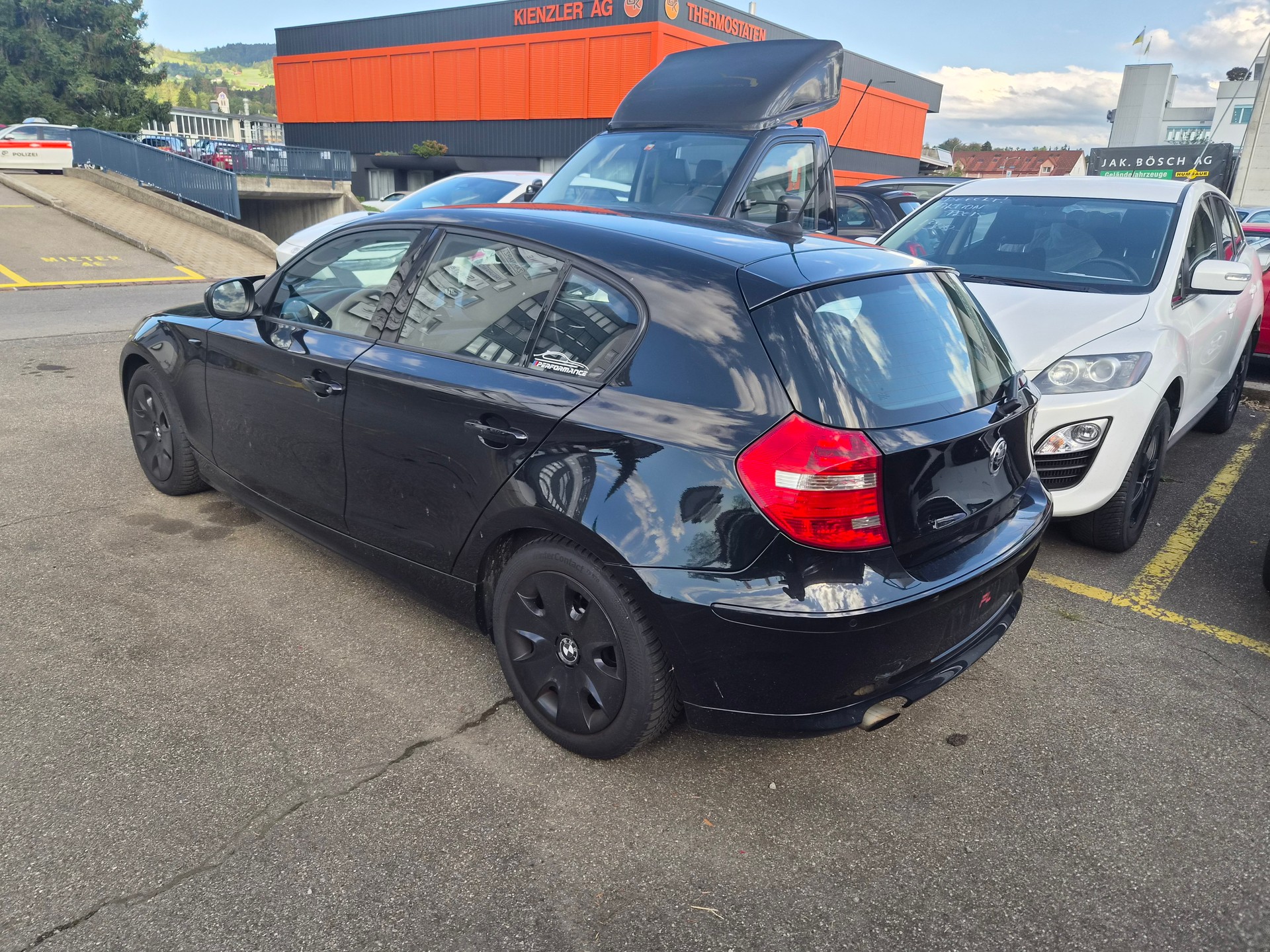 BMW 118d Dynamic Edition-image-4