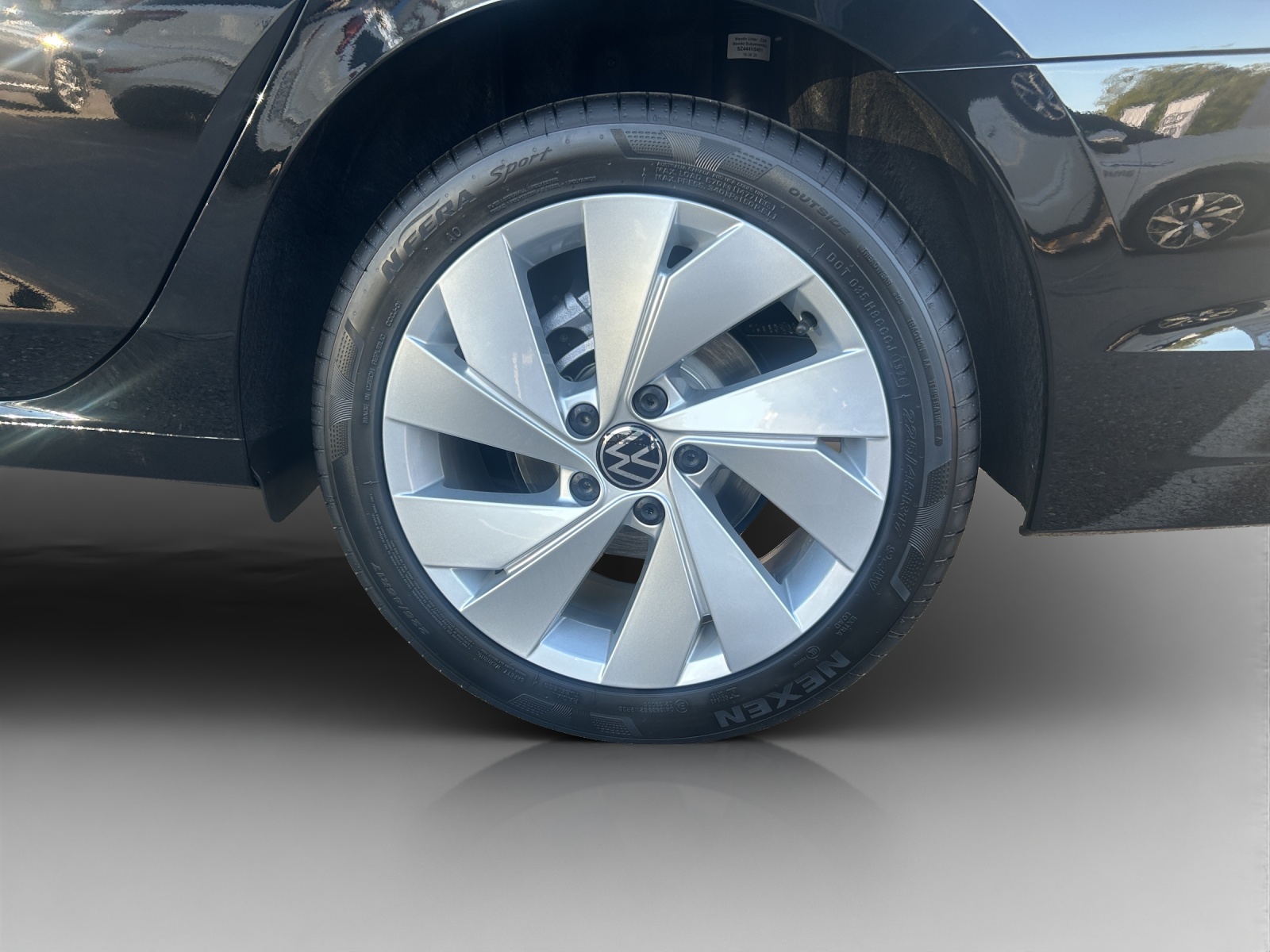 VW Golf Variant 1.5 eTSI mHEV Life DSG-image-13
