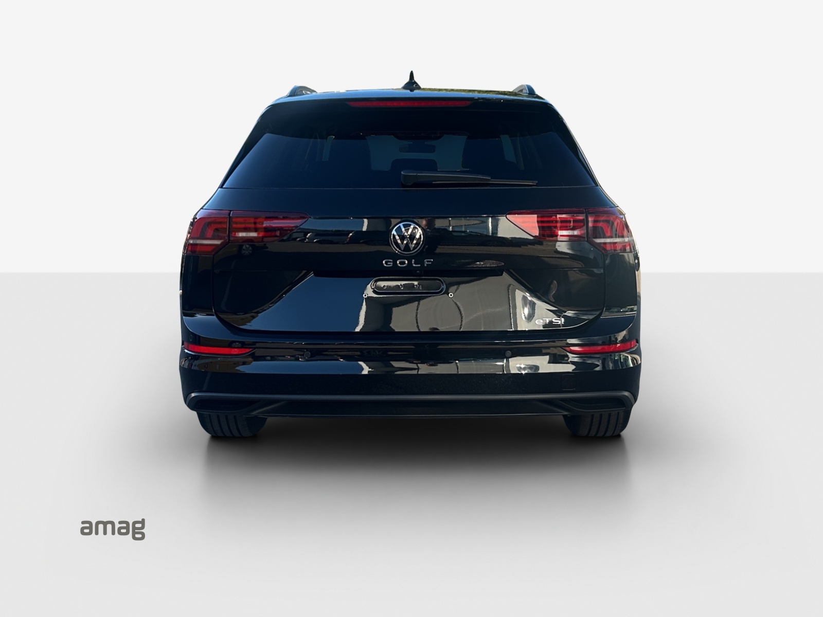 VW Golf Variant 1.5 eTSI mHEV Life DSG-image-3