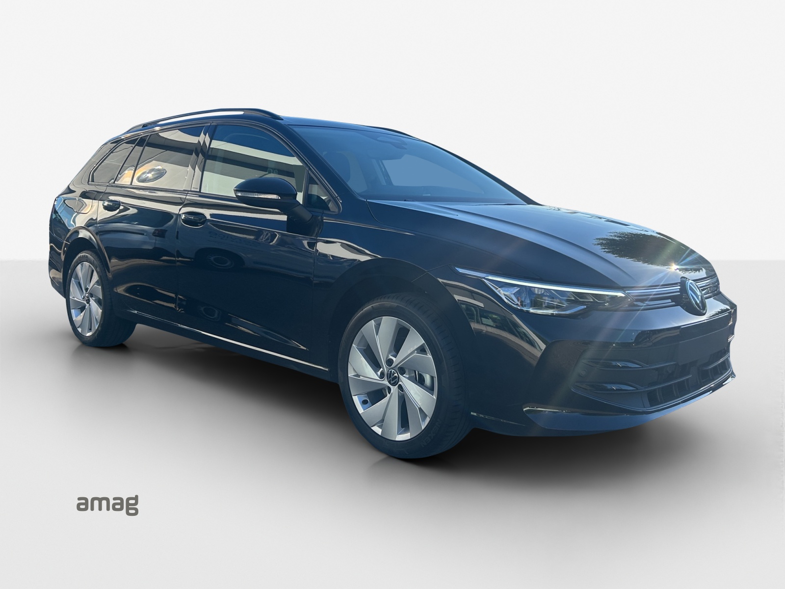 VW Golf Variant 1.5 eTSI mHEV Life DSG-image-5