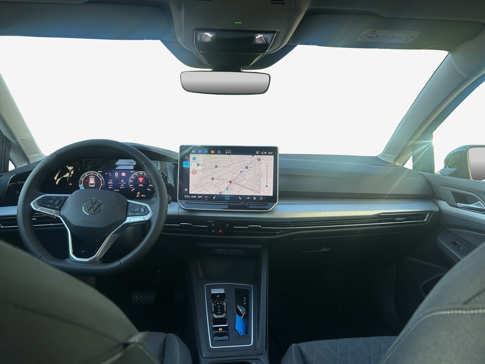 VW Golf Variant 1.5 eTSI mHEV Life DSG-image-8
