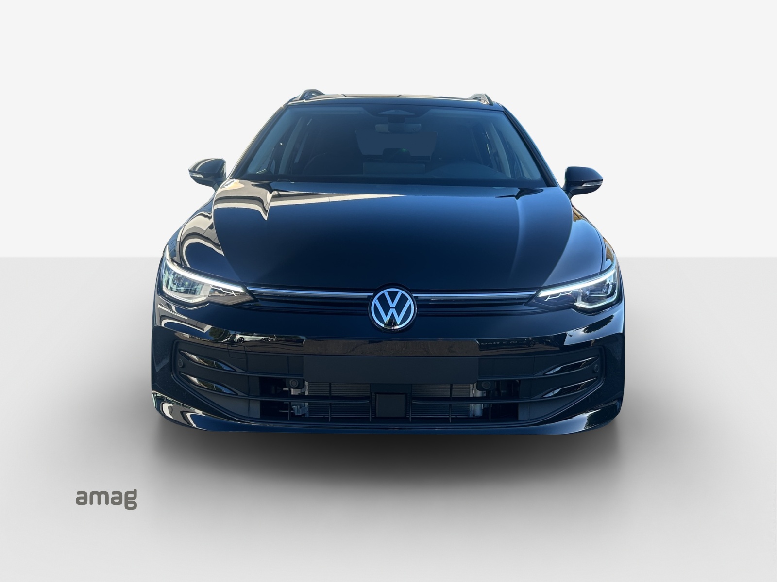 VW Golf Variant 1.5 eTSI mHEV Life DSG-image-6