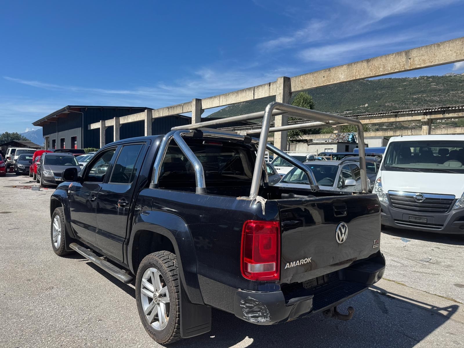 VW Amarok 2.0 BiTDI Trendline 4Motion-image-3