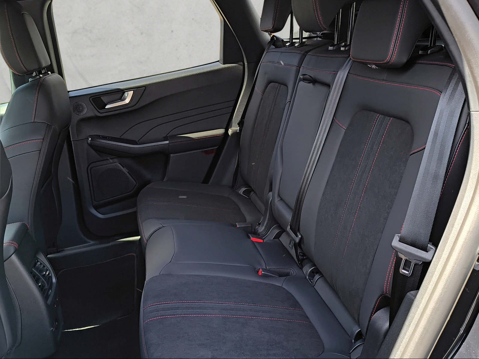 FORD Kuga 2.5 Hybrid ST-Line X 4x4-image-9