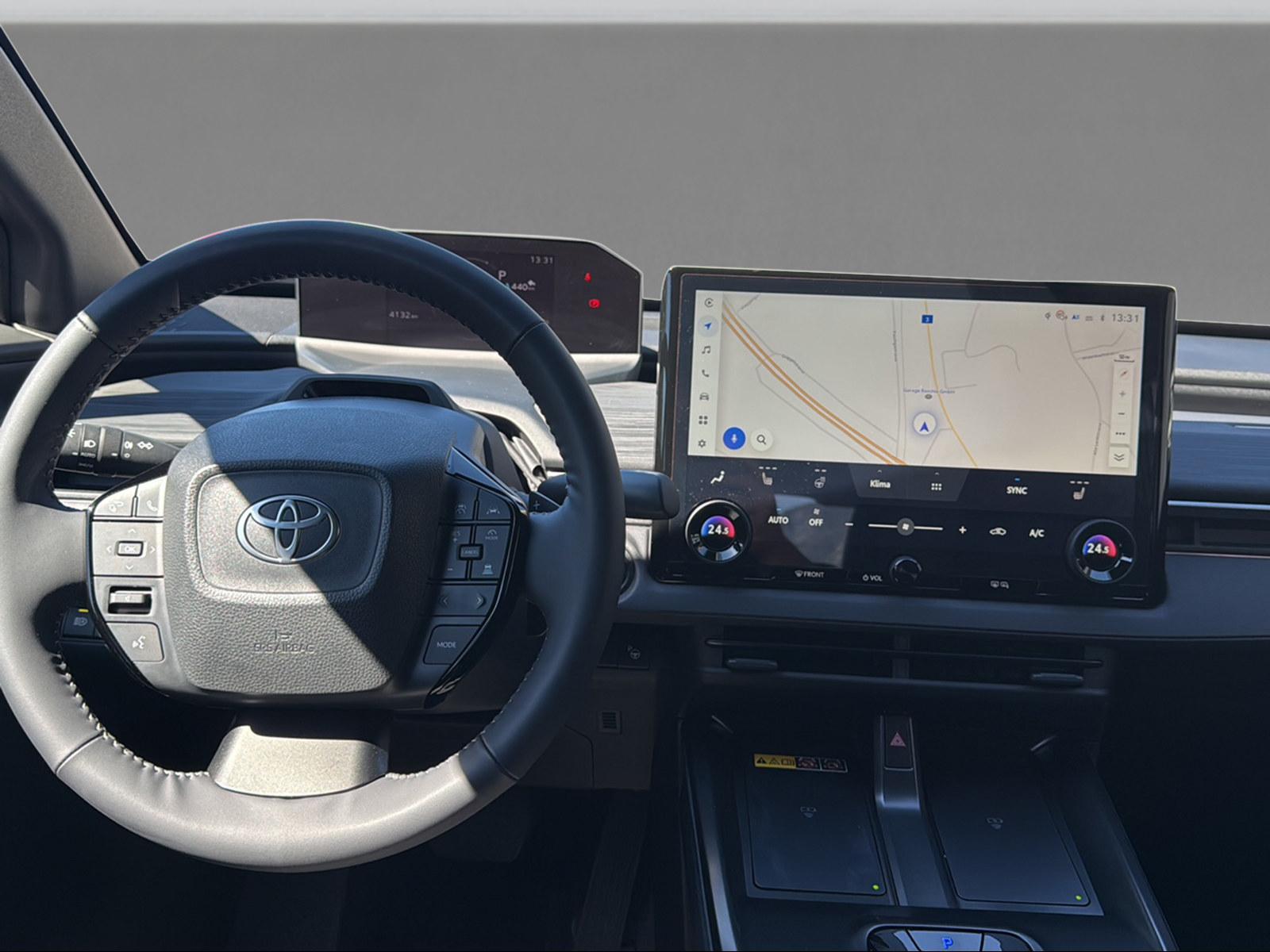 TOYOTA C-HR+ Premium AWD-image-7