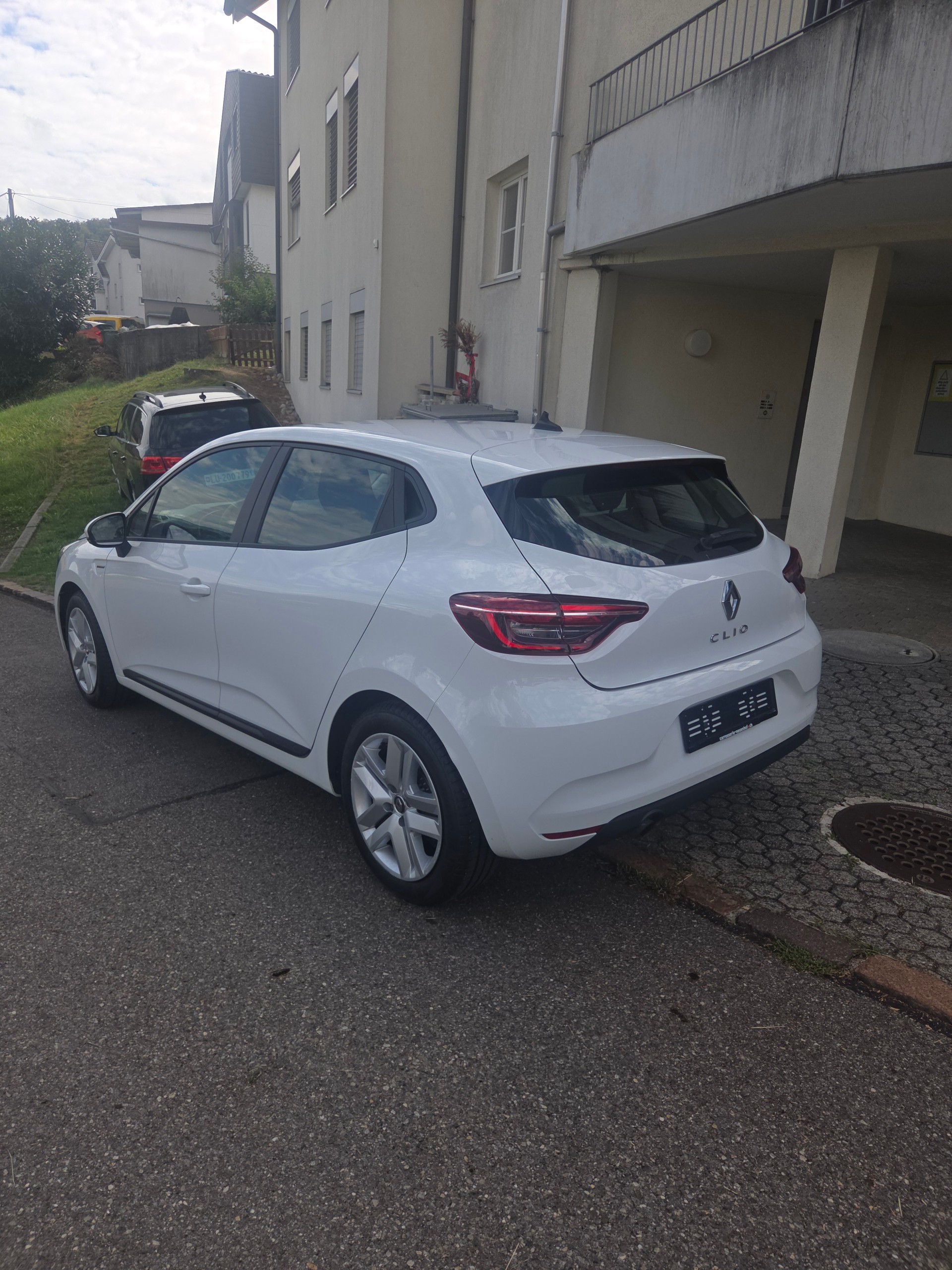 RENAULT 1.0 SCe 75 Zen-image-4