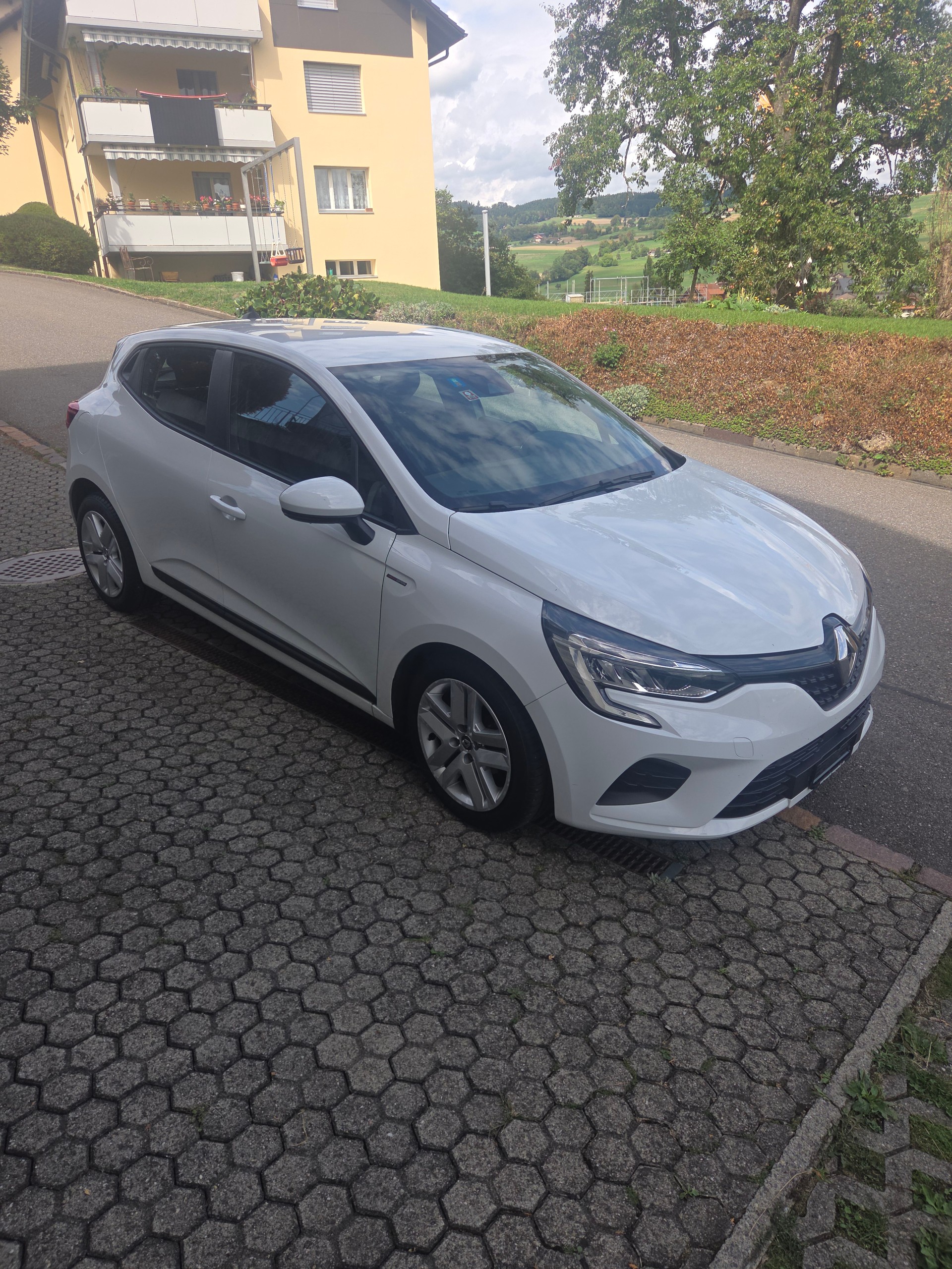 RENAULT 1.0 SCe 75 Zen-image-2