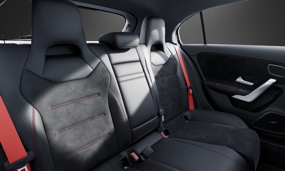 MERCEDES-BENZ A AMG 35 4Matic 8G-DCT-image-9