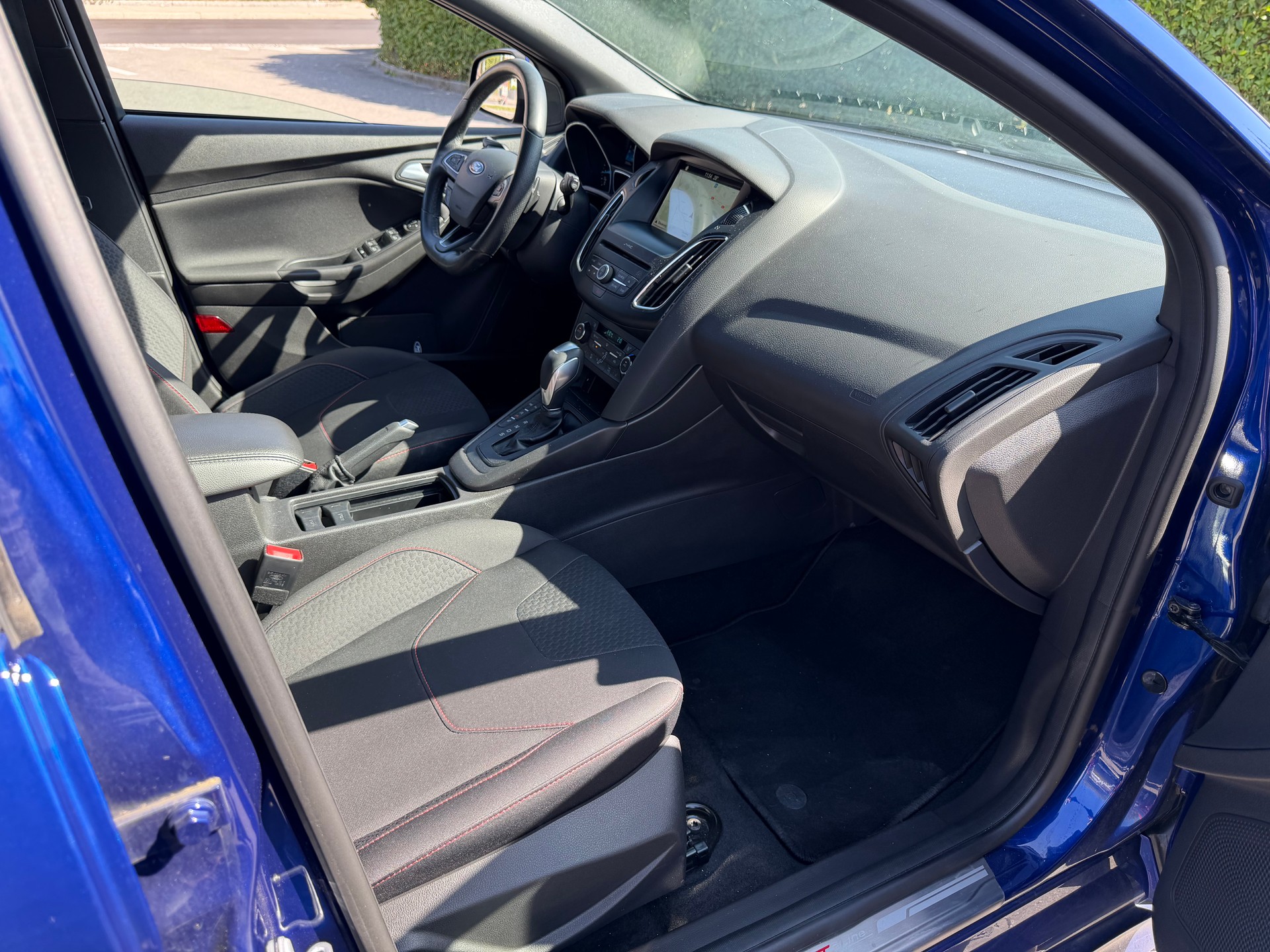 FORD Focus 1.0 SCTi 125ch ST Line Automatic -Neu Motor 121000km-image-6