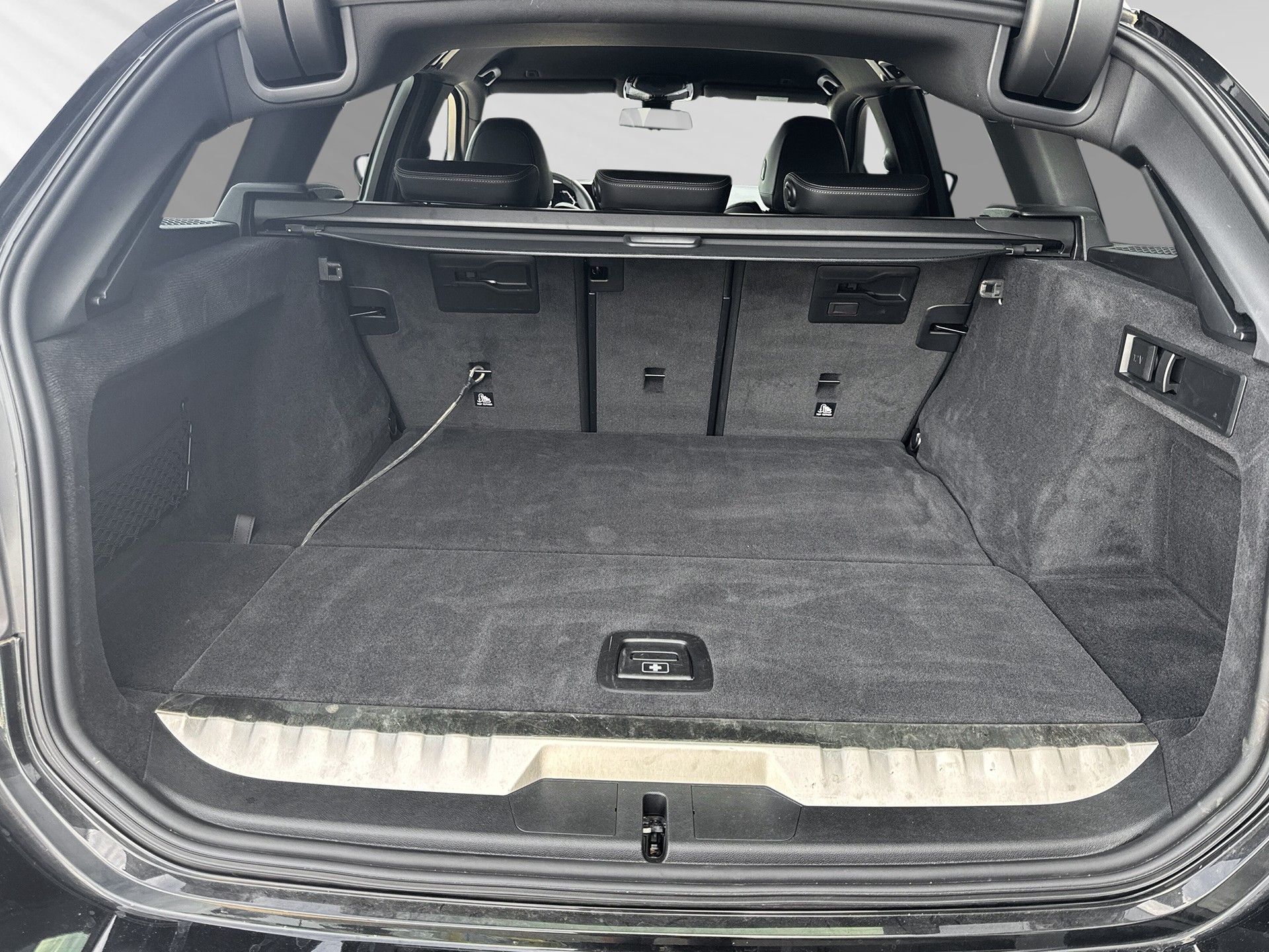 BMW 330e x DriveTouring Steptronic M Sport-image-7